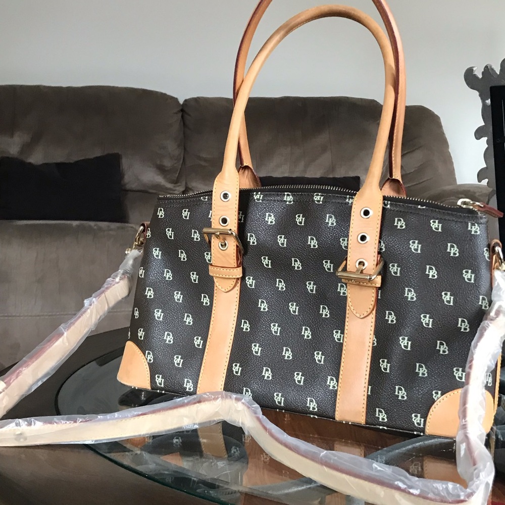 Dooney & Bourke purse